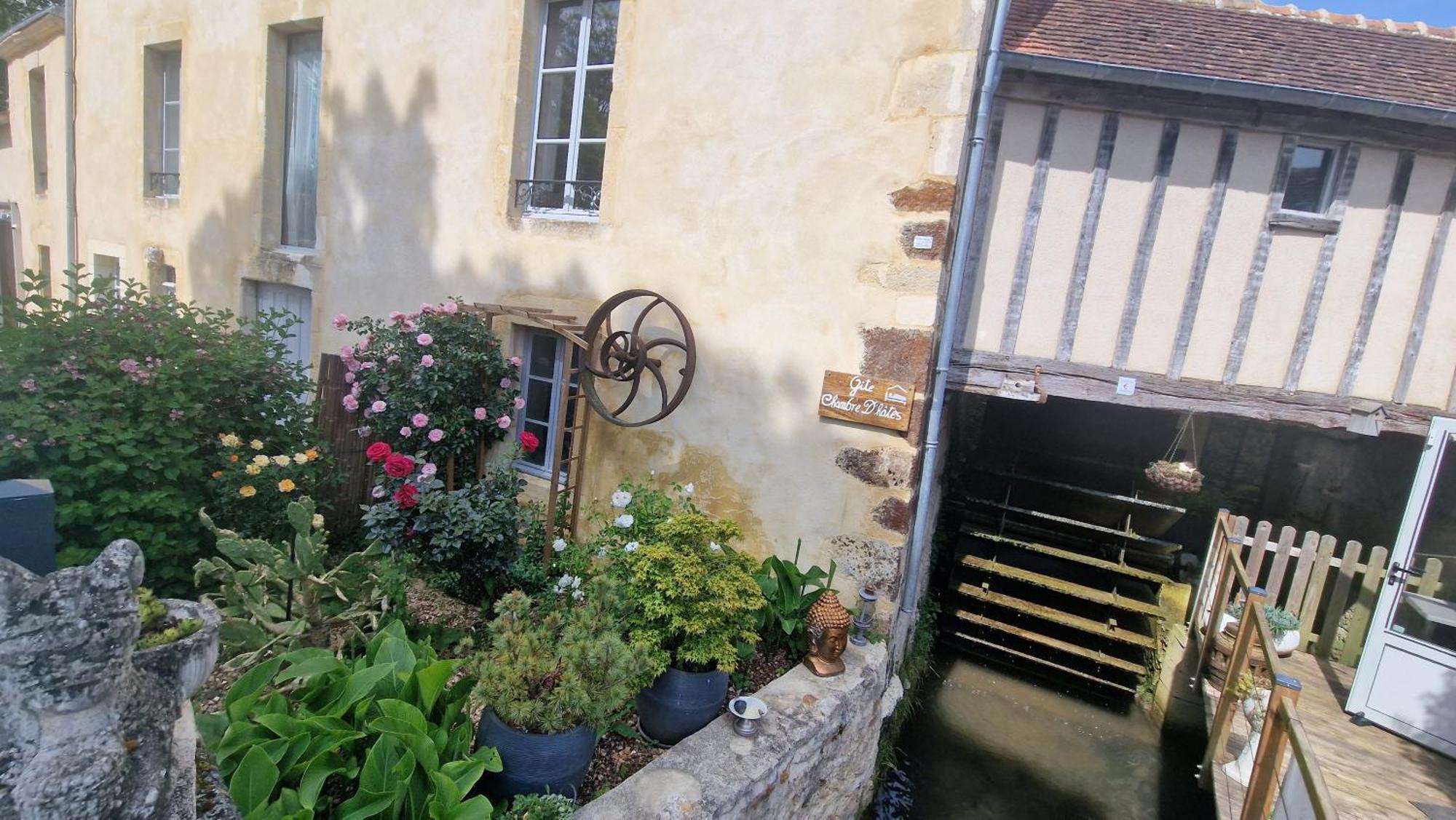 Gite Du Moulin De Barutel Mamers,Avec Spa Et Hammam Sur Reservation Payant Eksteriør bilde